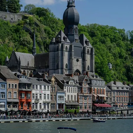 Vue Meuse, En Face De La Citadelle アパート