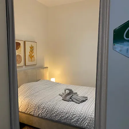 Vue Meuse, En Face De La Citadelle * ディナン